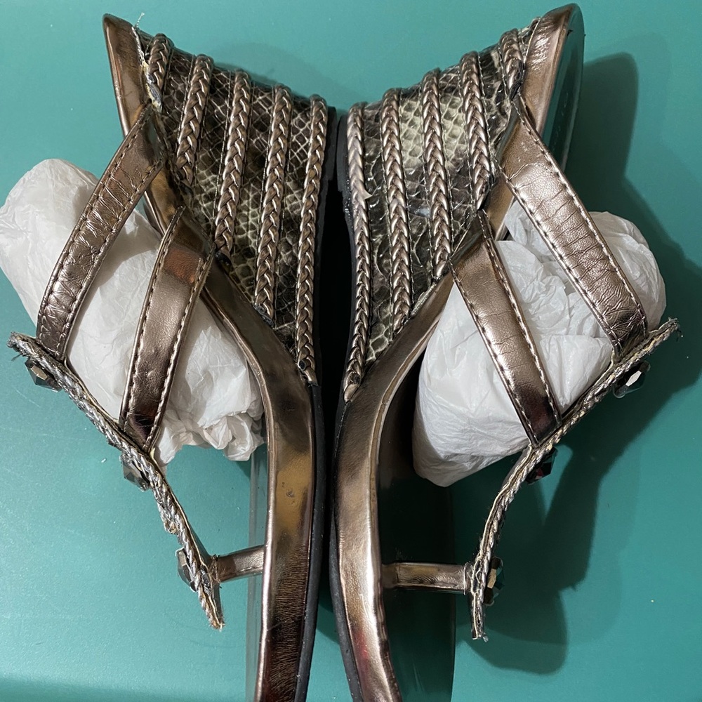 Sandals - Picture 2 of 6